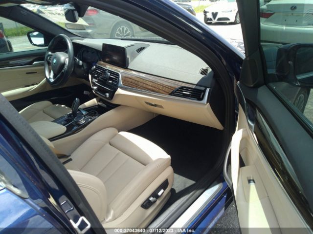 WBAJA9C51KB389586 BMW 5 Series 530e Iperformance