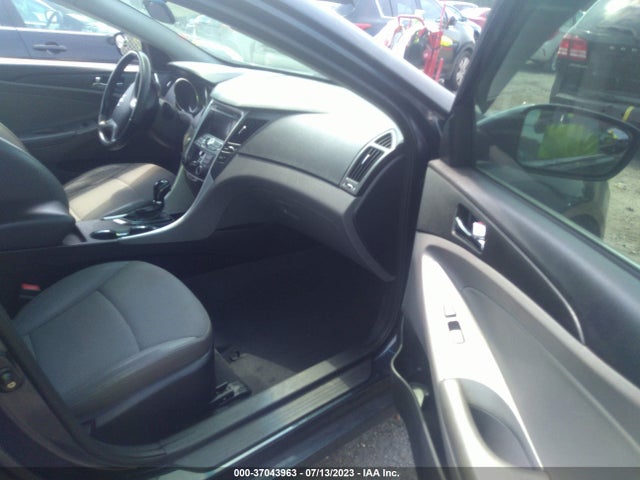 2011 HYUNDAI SONATA SE VIN: 5NPEC4AC2BH156222
