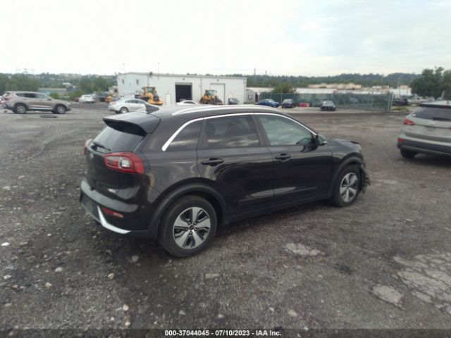 KNDCE3LC5J5118068 KIA NIRO EX