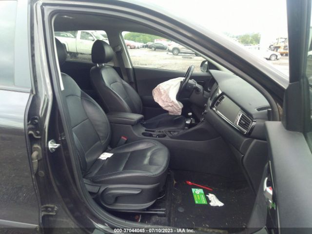 KNDCE3LC5J5118068 KIA NIRO EX
