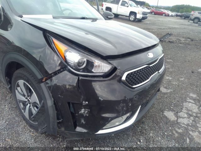 KNDCE3LC5J5118068 KIA NIRO EX