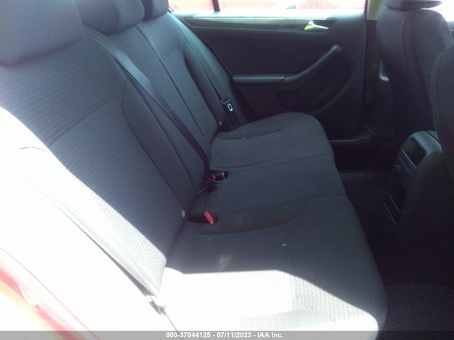 3VW1K7AJ5FM419740 Volkswagen Jetta Sedan 2.0l S