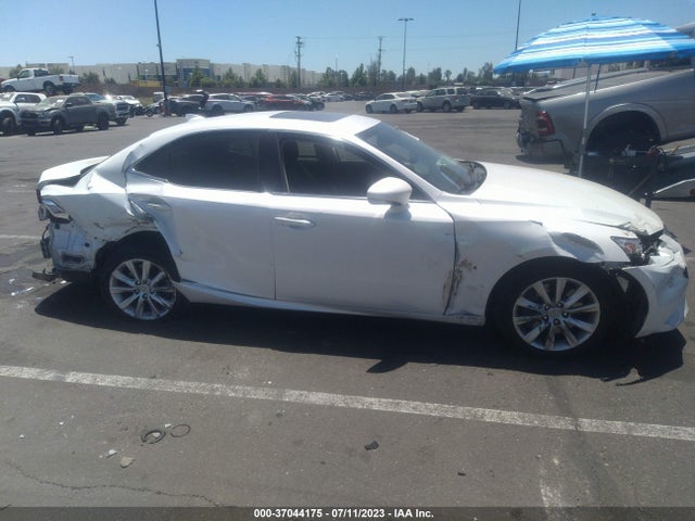 JTHBA1D21G5007011 Lexus IS 200T