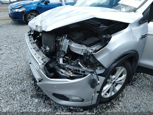2018 FORD ESCAPE SE VIN: 1FMCU9GD4JUD27666