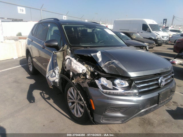 3VV1B7AX4JM112156 Volkswagen TIGUAN S
