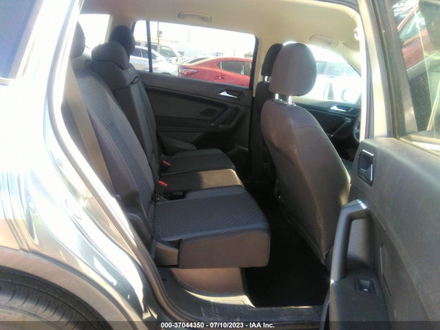 3VV1B7AX4JM112156 Volkswagen TIGUAN S