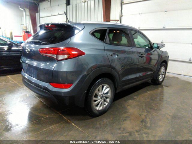 KM8J33A46GU106269 Hyundai TUCSON SE