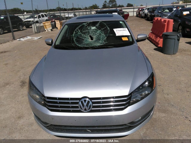 1VWBN7A3XEC001459 Volkswagen Passat Tdi Se W/sunroof & Nav