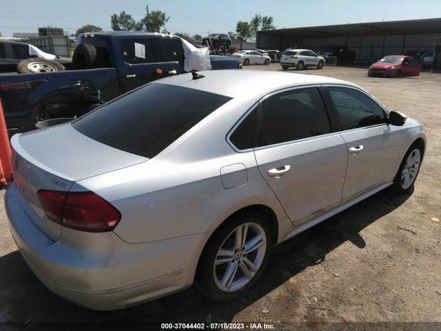 1VWBN7A3XEC001459 Volkswagen Passat Tdi Se W/sunroof & Nav