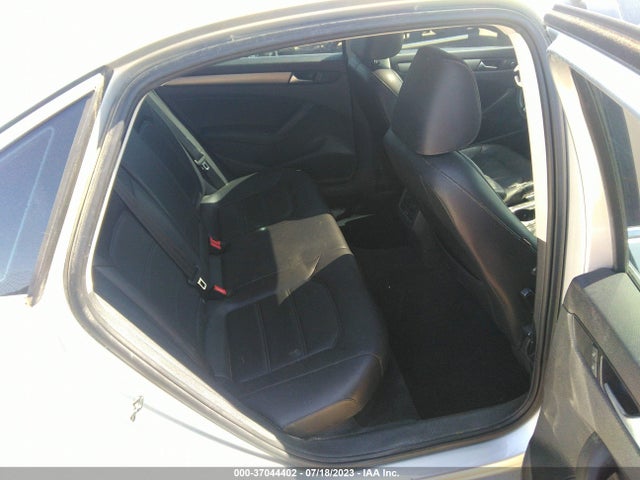 1VWBN7A3XEC001459 Volkswagen Passat Tdi Se W/sunroof & Nav