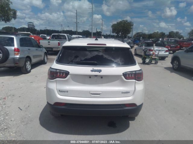3C4NJCBBXKT851490 Jeep Compass Latitude