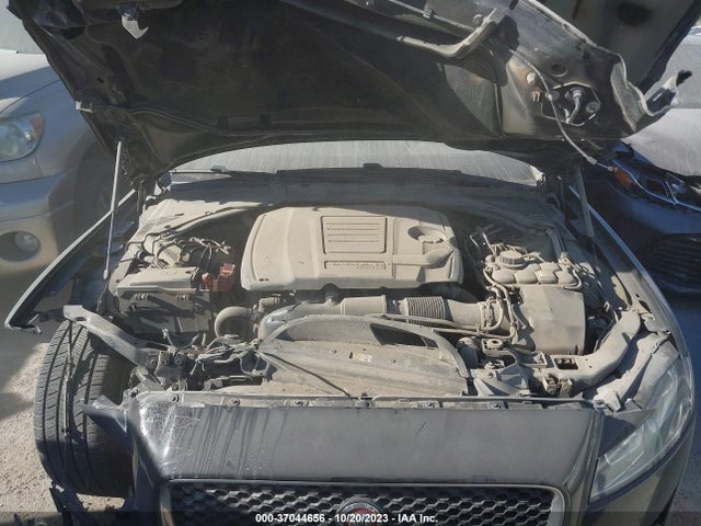 2019 JAGUAR XF SAJBD4FX3KCY79313 Photo 9