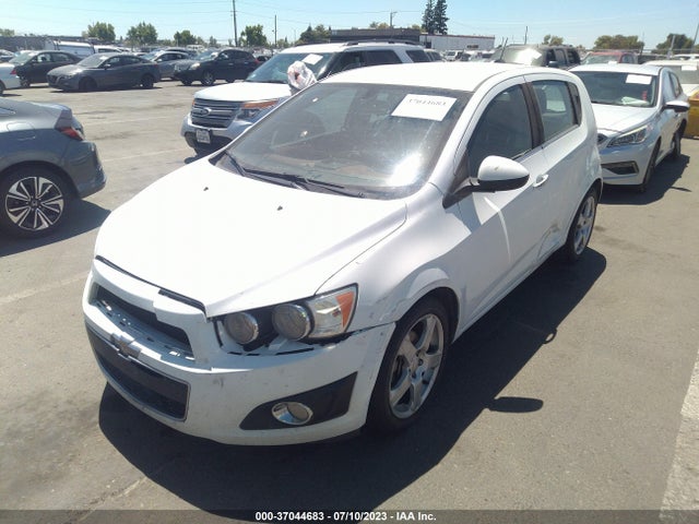 Chevrolet SONIC LTZ 2015 1G1JE6SB0F4105641 Image 2