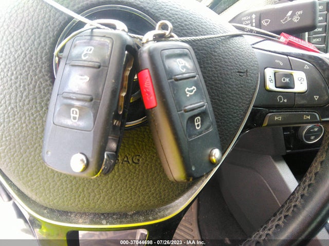 3VWL17AJXHM277321 Volkswagen Jetta 1.8t Sel