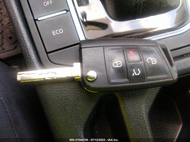 3VWCB7BU8KM173083 Volkswagen Jetta S/se/r-line