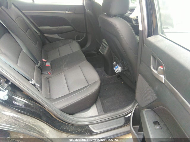 Hyundai Elantra Value Edition 2018 5NPD84LF5JH322171 Image 15