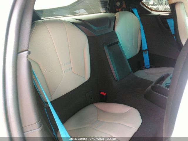 WBY2Z2C57FV392552 BMW I8