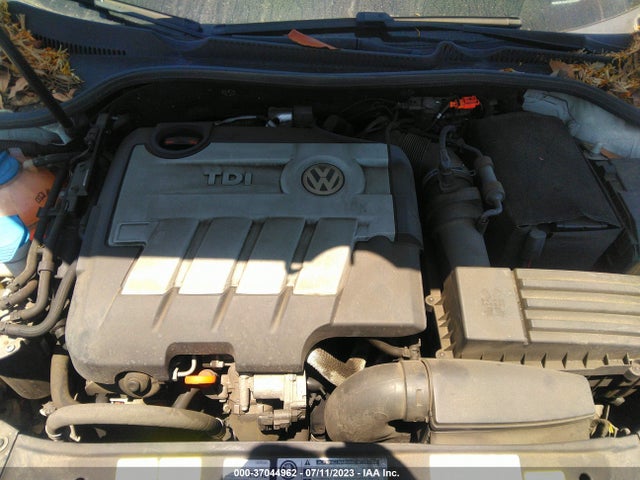 2012 VOLKSWAGEN GOLF TDI W/SUNROOF & NAV VIN: WVWDM7AJ4CW263597