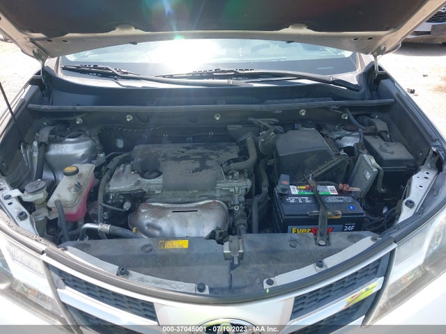 Toyota RAV4 LE 2015 2T3BFREV0FW303834 Image 16