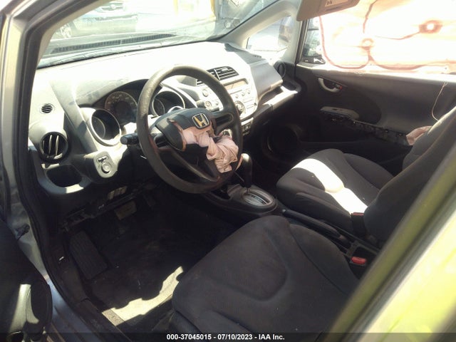 2010 HONDA FIT VIN: JHMGE8H21AC005548