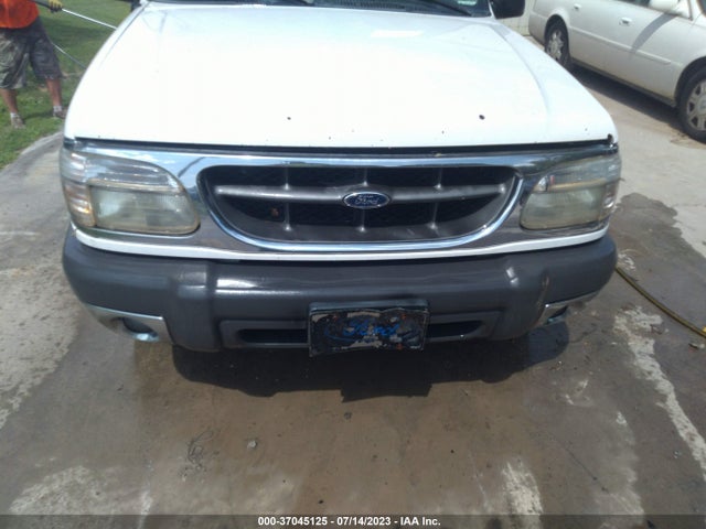 2000 FORD EXPLORER XLT VIN: 1FMZU83P6YZC69108