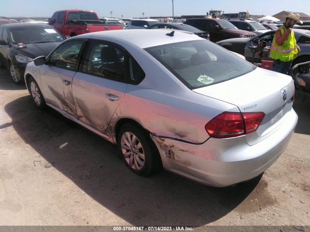 1VWAS7A39FC008912 Volkswagen Passat 1.8t Wolfsburg Ed