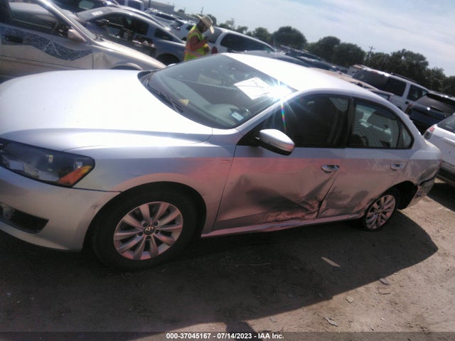 1VWAS7A39FC008912 Volkswagen Passat 1.8t Wolfsburg Ed
