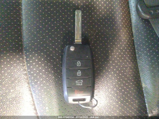 KNAGM4A78F5608623 KIA Optima Lx