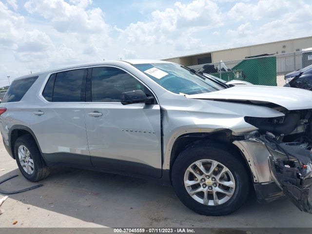 Chevrolet Traverse Ls 2018 1GNERFKWXJJ126109 Image 4
