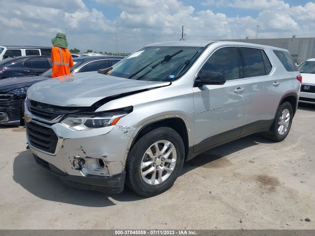 Chevrolet Traverse Ls 2018 1GNERFKWXJJ126109 Image 2