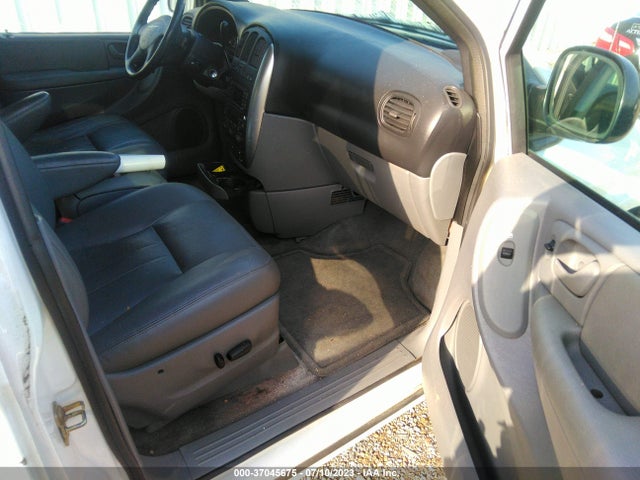2005 CHRYSLER TOWN & COUNTRY TOURING VIN: 2C4GP54L15R142480