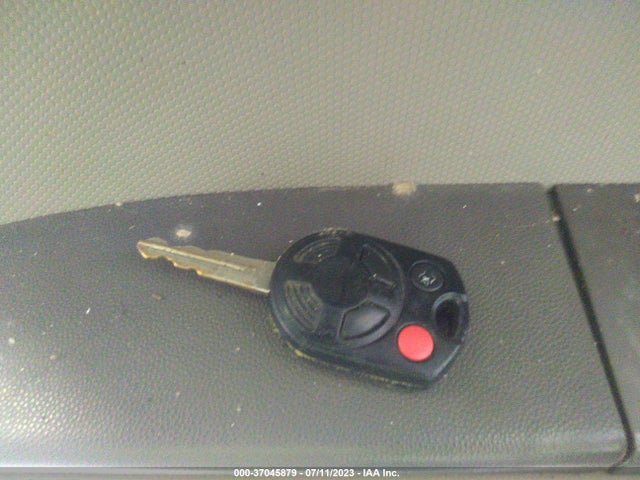 2011 FORD ESCAPE XLS VIN: 1FMCU0C74BKA12651