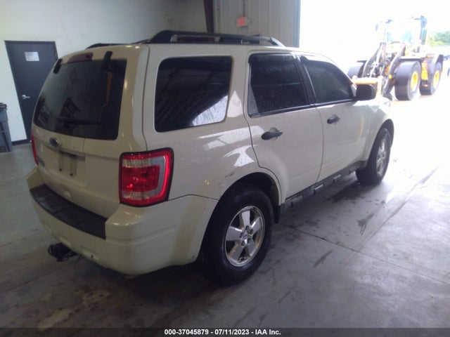 2011 FORD ESCAPE XLS VIN: 1FMCU0C74BKA12651
