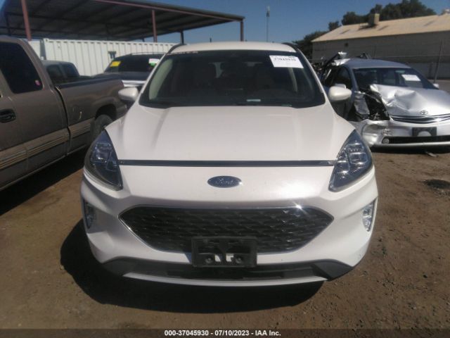 1FMCU9J94LUB15812 Ford Escape Titanium