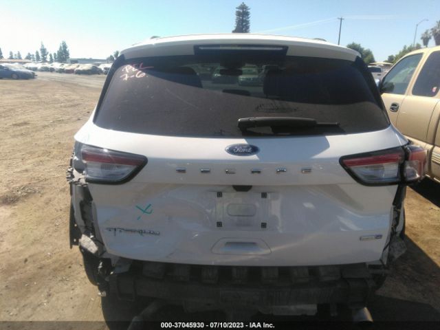 1FMCU9J94LUB15812 Ford Escape Titanium