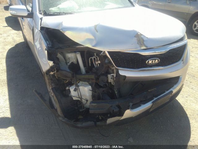5XYKTDA75FG562319 KIA SORENTO LX