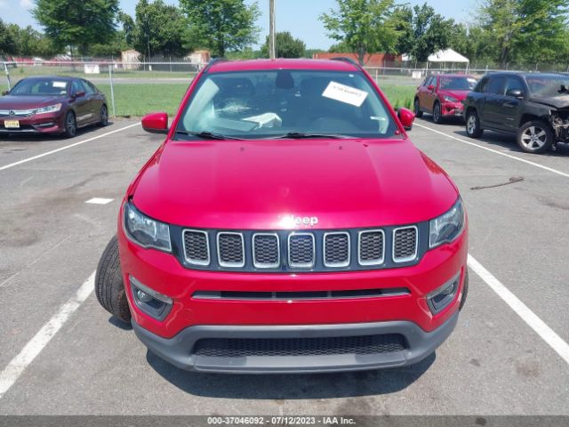3C4NJDBB3JT261961 Jeep Compass Latitude