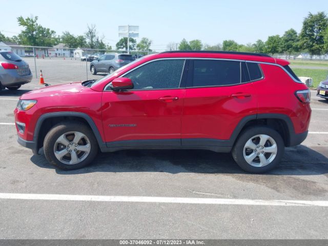 3C4NJDBB3JT261961 Jeep Compass Latitude