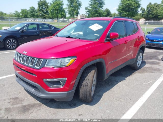 3C4NJDBB3JT261961 Jeep Compass Latitude