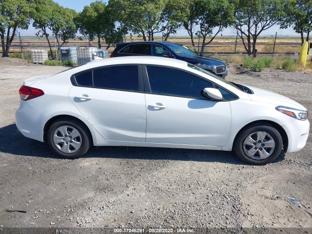 KIA FORTE LX 2017 3KPFL4A77HE158150 Image 12