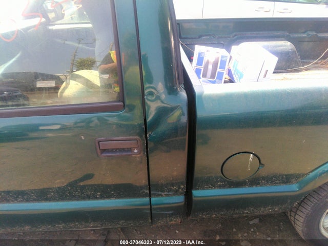 1998 CHEVROLET S-10 VIN: 1GCCS1444W8112353