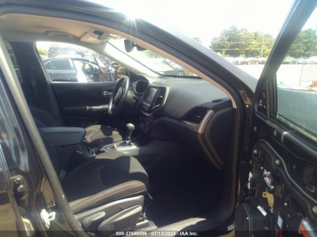 1C4PJLCS2GW108279 Jeep Cherokee Altitude