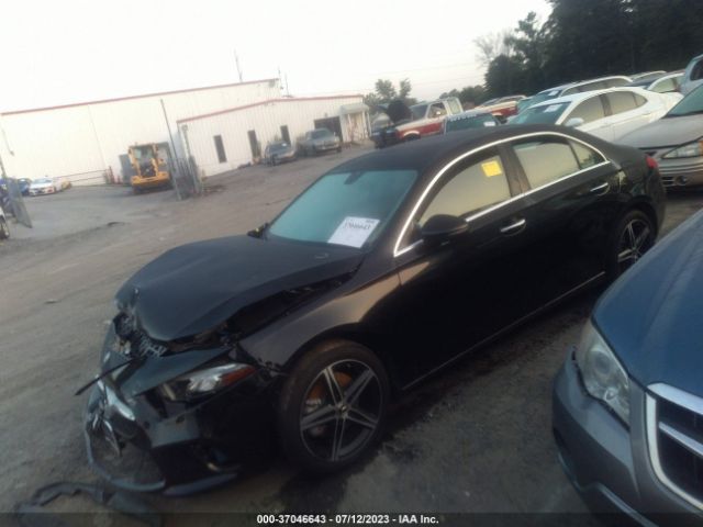 W1K3G4FB0NJ367187 Mercedes-Benz A 220 4matic
