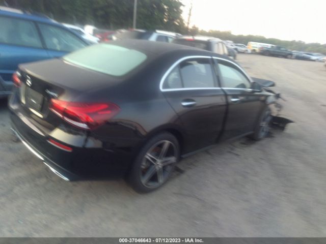 W1K3G4FB0NJ367187 Mercedes-Benz A 220 4matic