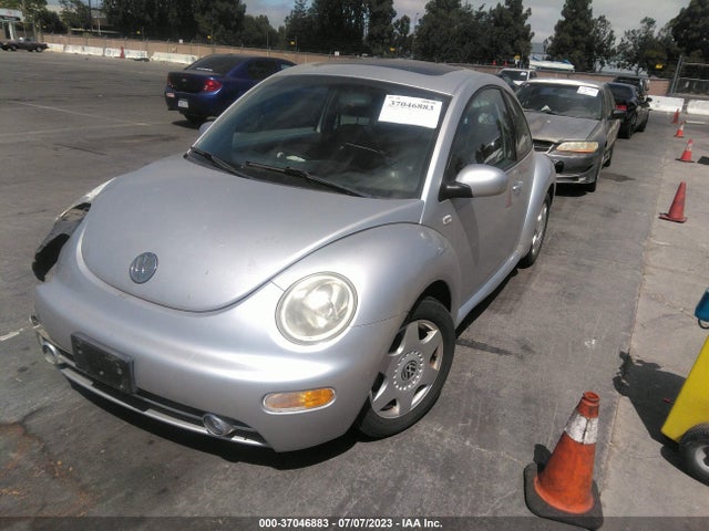 2001 VOLKSWAGEN NEW BEETLE GLS VIN: 3VWCK21C01M428643