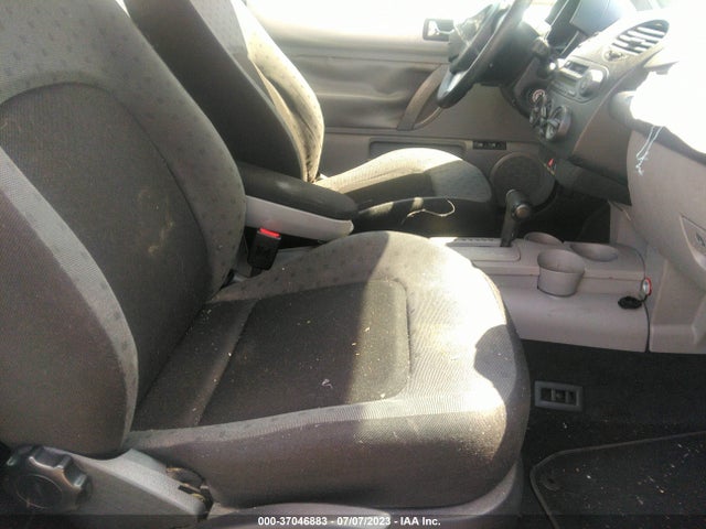2001 VOLKSWAGEN NEW BEETLE GLS VIN: 3VWCK21C01M428643