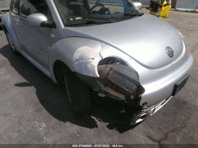 2001 VOLKSWAGEN NEW BEETLE GLS VIN: 3VWCK21C01M428643