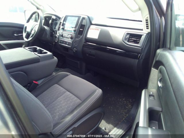 1N6AA1EE2NN104136 Nissan TITAN SV