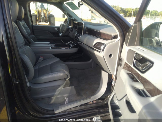 Продажа на аукционе авто 2019 Lincoln Navigator Select, vin: 5LMJJ2JT0KEL05115, номер лота: 37047022