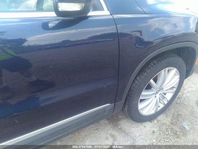 2013 VOLKSWAGEN TIGUAN SE W/SUNROOF & NAV VIN: WVGAV3AX6DW570618